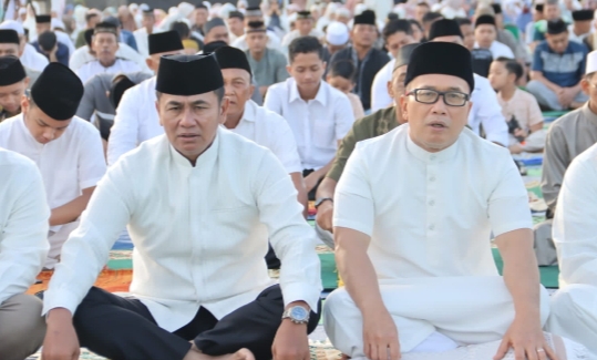 Kodam XII/Tpr Gelar Sholat Idul Fitri dan Halal Bihalal di Lapangan Makodam XII/Tpr IMG_20240411_195214