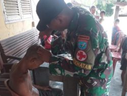 Satgas Pamtas RI-Malaysia Yonarmed 16/TK Gerak Cepat Obati Warga&nbsp;