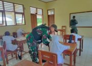 Tumbuhkan Nasionalisme, Satgas Yonif 122/TS Berikan Gadik Wawasan Kebangsaan Kepada Murid Sekolah di Perbatasan