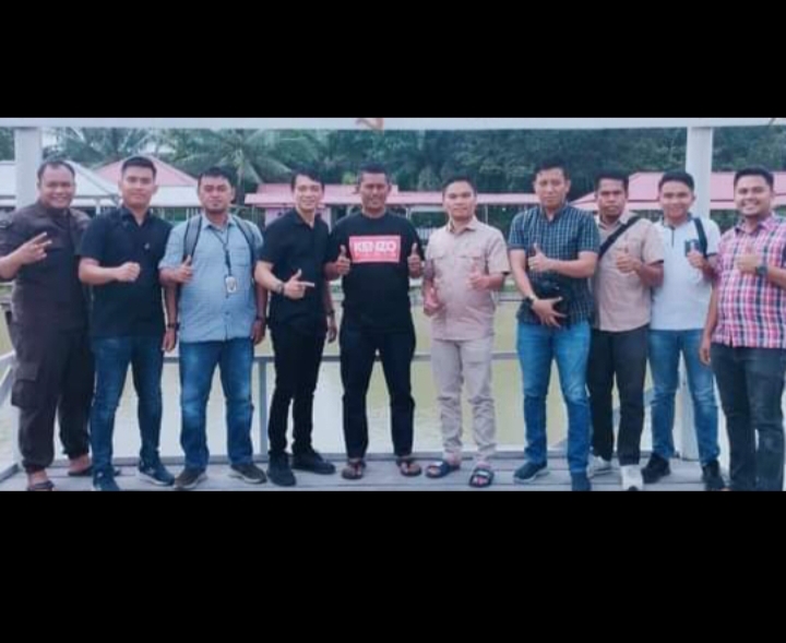 Pengurus DPC LSM Penjara: Jajaran Sat Reskrim Polres Rohul Dikomandoi AKP DR Raja Kosmos P Dinilai Layak Dapat Reward, Ini Alasannya IMG_20240522_145230