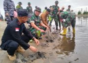 Kodim 1430/Konawe Utara Tanam 3000 Bibit Pohon Mangrove dan Pohon Kelapa&nbsp;