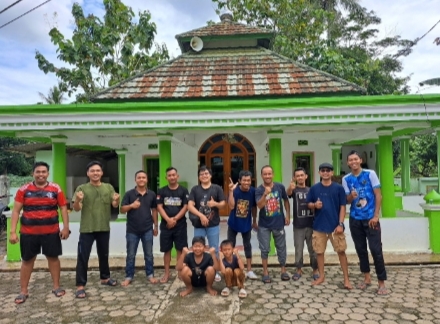 Giat Pemuda Desa Tatakarya Adakan Besih-Bersih Mushola IMG_20240526_195324