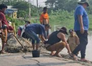 Kades Cipayung Perbaiki Beberapa Titik Jalan yang Rusak, Pengguna Jalan Nyaman dan Lancar