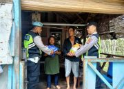 Dalam rangka peringatan Hari Bhayangkara ke-78, Polsek Jajaran Polres Muara Enim menggelar Bakti Sosial 