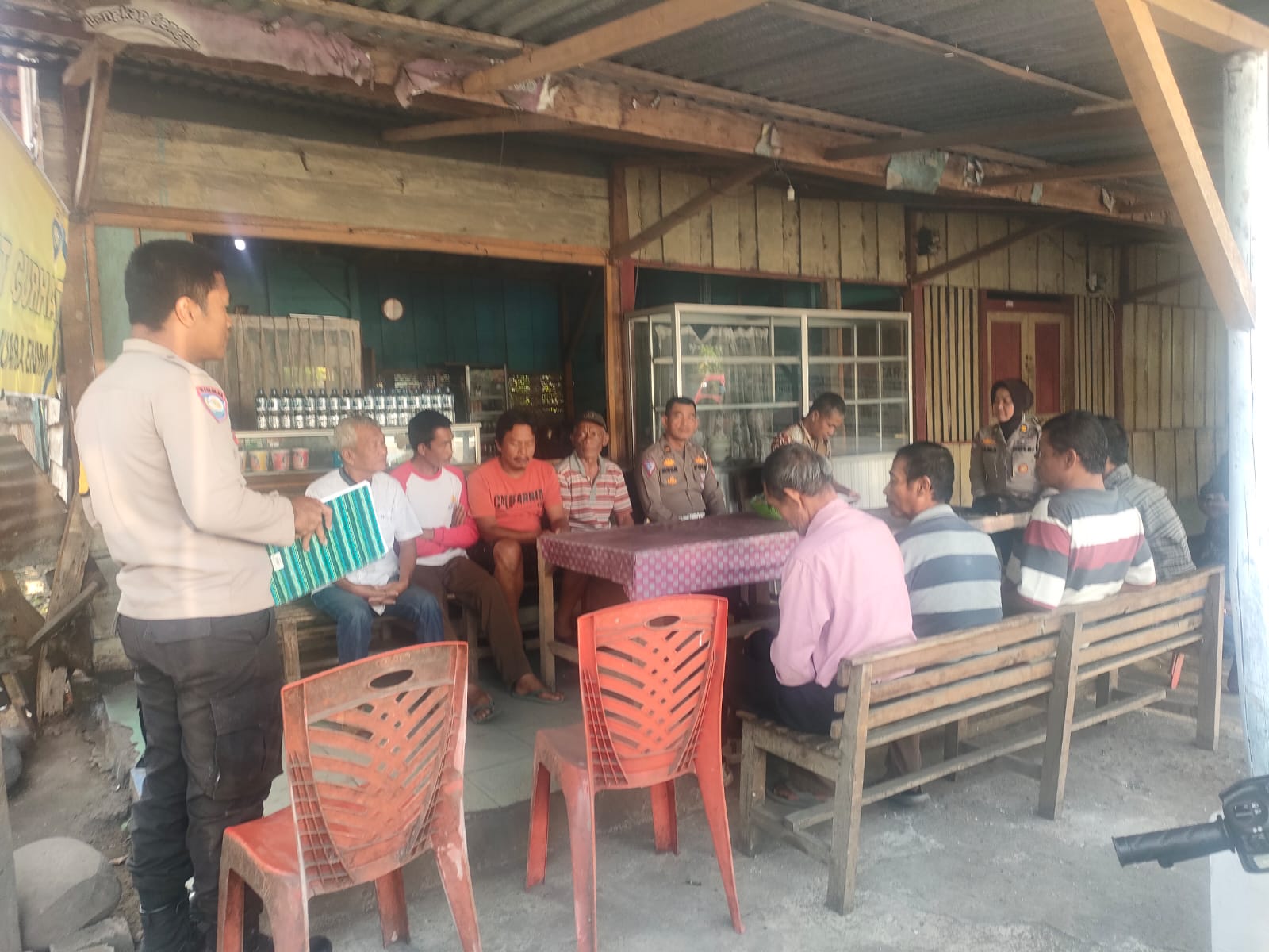 Polres Muara Enim Gelar Jumat Curhat, Upaya Preventif Menampung Aspirasi dan Memecahkan Masalah Masyarakat IMG-20240607-WA0007