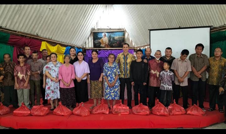 Karya S. Bate'e Berbagi Kasih Kepada Warga Diakonia Gereja BNKP Jemaat Kota IMG-20240616-WA0027