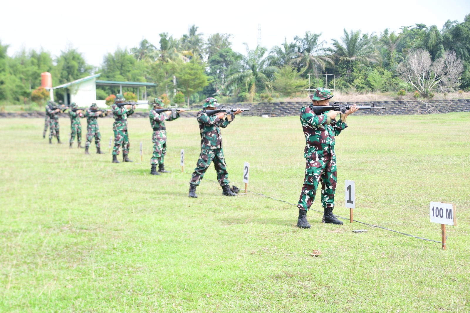 Meningkatkan Keterampilan Menembak Prajurit, Korem 044/Gapo Gelar Latbakjatri IMG-20240620-WA0004