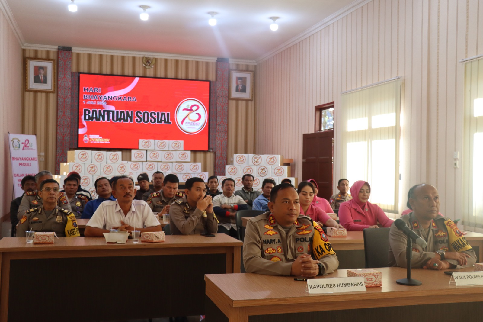 Sambut Hari Bhayangkara Ke -78 Tahun 2024 Polres Humbahas Gelar Bantuan Sosial IMG-20240625-WA0047