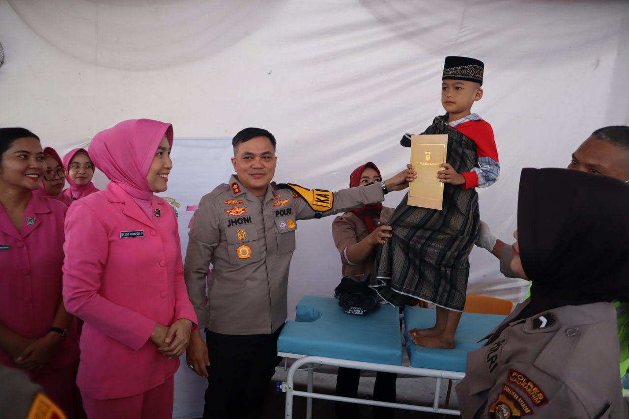Peringati HUT Bhayangkara ke-78, Polres Muara Enim Gelar Khitanan Massal dan pengobatan Gratis IMG-20240626-WA0008
