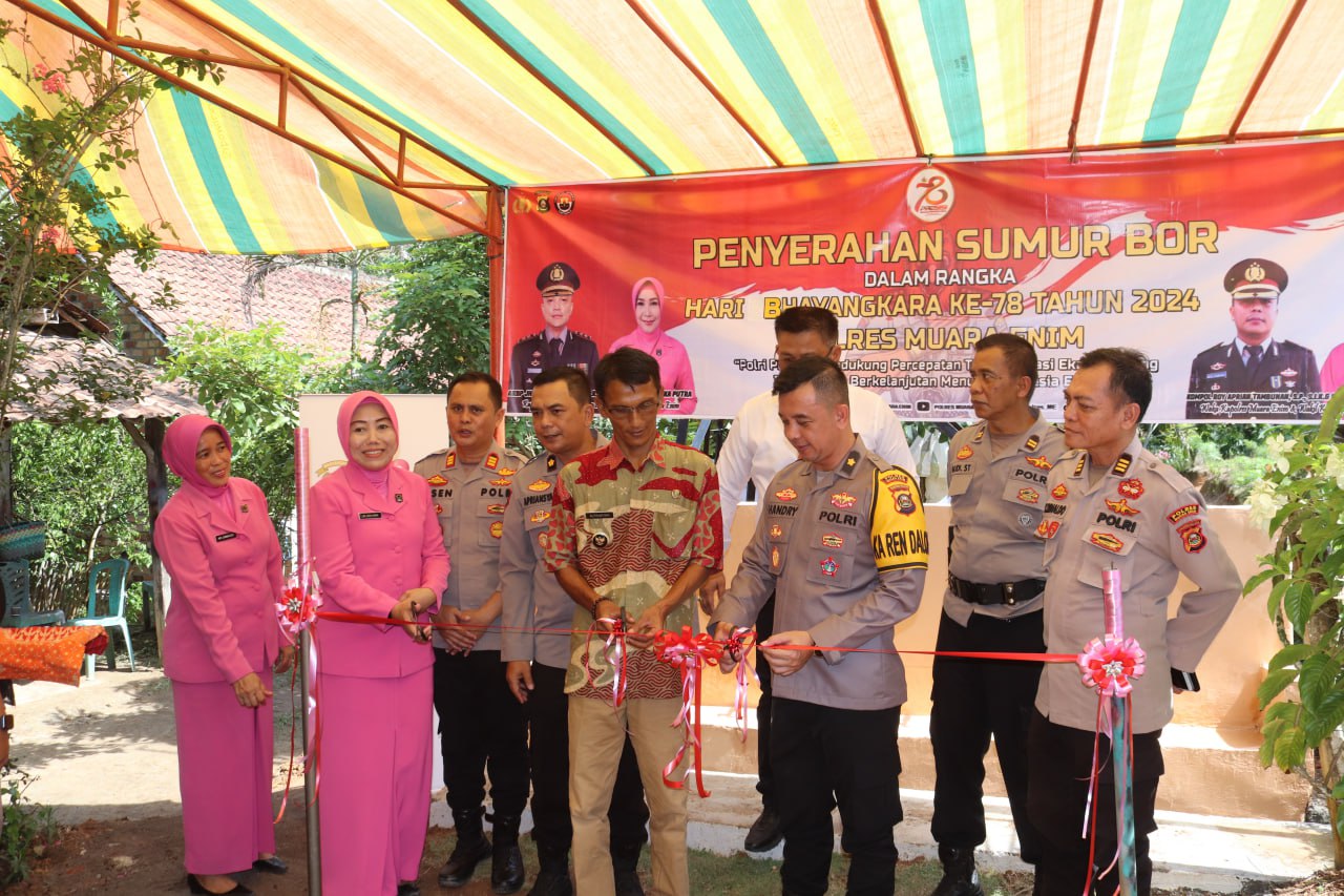 Sambut Hari Bhayangkara ke-78, Polres Muara Enim Hadirkan Sumur Bor untuk Masyarakat IMG-20240630-WA0002
