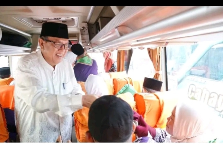 Lepas Keberangkatan 385 Jemaah Calon Haji, Pj. Bupati Doakan Sehat Selalu dan Mabrur IMG_20240604_071713