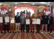 HPN Sumsel 2024, Bupati Ogan Ilir Panca Wijaya Akbar Dan 5 Kepala OPD Terima “Award” Sahabat PWI