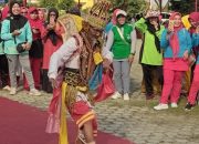 Meriah Lomba Fashion Show Lansia Warnai Peringatan HLUN ke-28 di Kabupaten Pringsewu