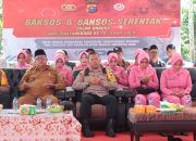 Kapolres dan Ketua Bhayangkari Cabang Ny. Lexcy Kurnia Serahkan Bantuan Bansos dan Bedah Rumah dalam Rangka HUT Bhayangkara Ke-78 Ke