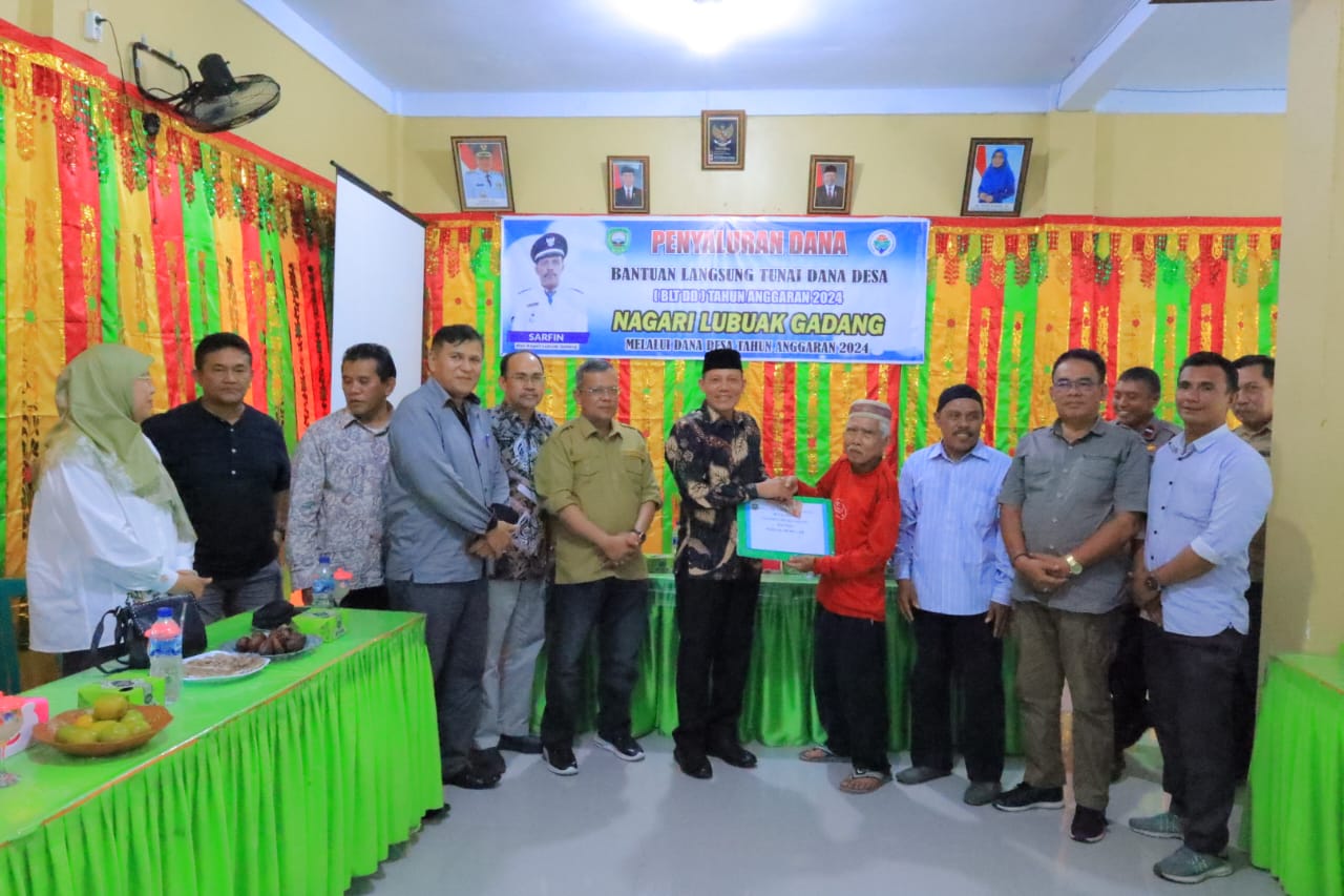 Tinjau Penyerahan BLT didua tempat, Sabar AS dinanti masyarakat, IMG-20240706-WA0041