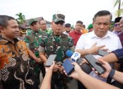 Danrem 031/Wirabima Kunjungi Korban Tanah Longsor di Inhil, Sembari Serahkan Bantuan.