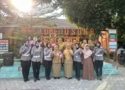 Polisi Sahabat Anak: Satlantas Polres Muara Enim Beri Pemahaman Rambu Lalu Lintas di SD Negeri 8 Muara Enim