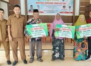 Penyerahan BLT-DD Desa Jangkang Tahap ke 7,8 dan 9