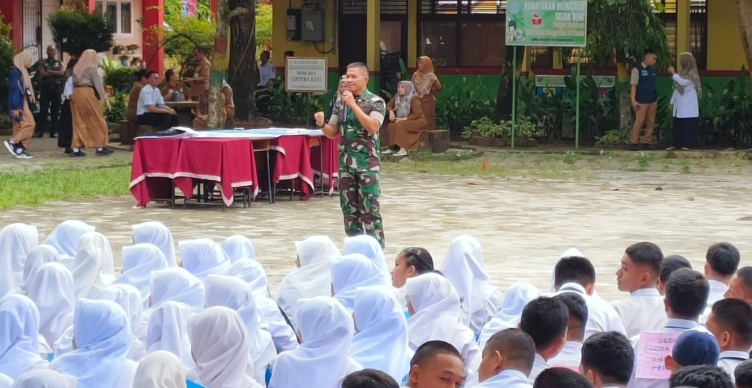 Dandrem 031/Wira Bima Memberikan Motivasi Kepada Siswa Siswi di SMAN 4 Pekanbaru IMG_20240709_163049