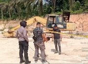 Polsek Tapung Segel Lokasi Diduga Penambangan Bebatuan Ilegal