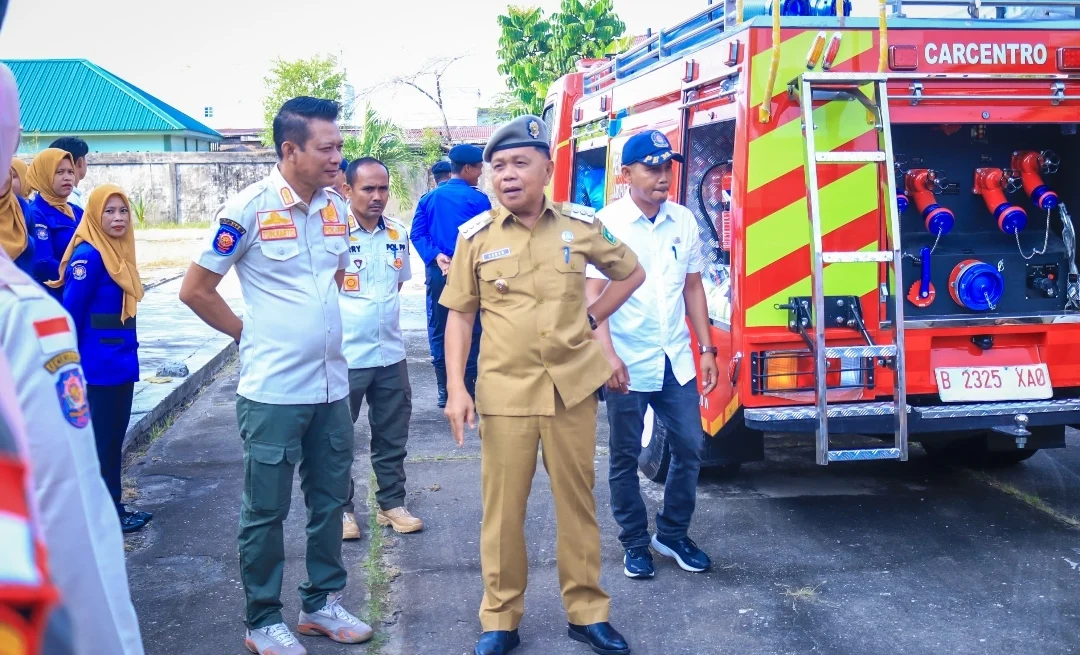 Plt Bupati Asmar Tinjau Mobil Damkar dan Truk Sampah Baru IMG_20240724_233220