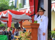 Bupati Sabar AS Pimpin Upacara HUT RI 79, Ketua DPRD Adel bacakan teks Proklamasi,