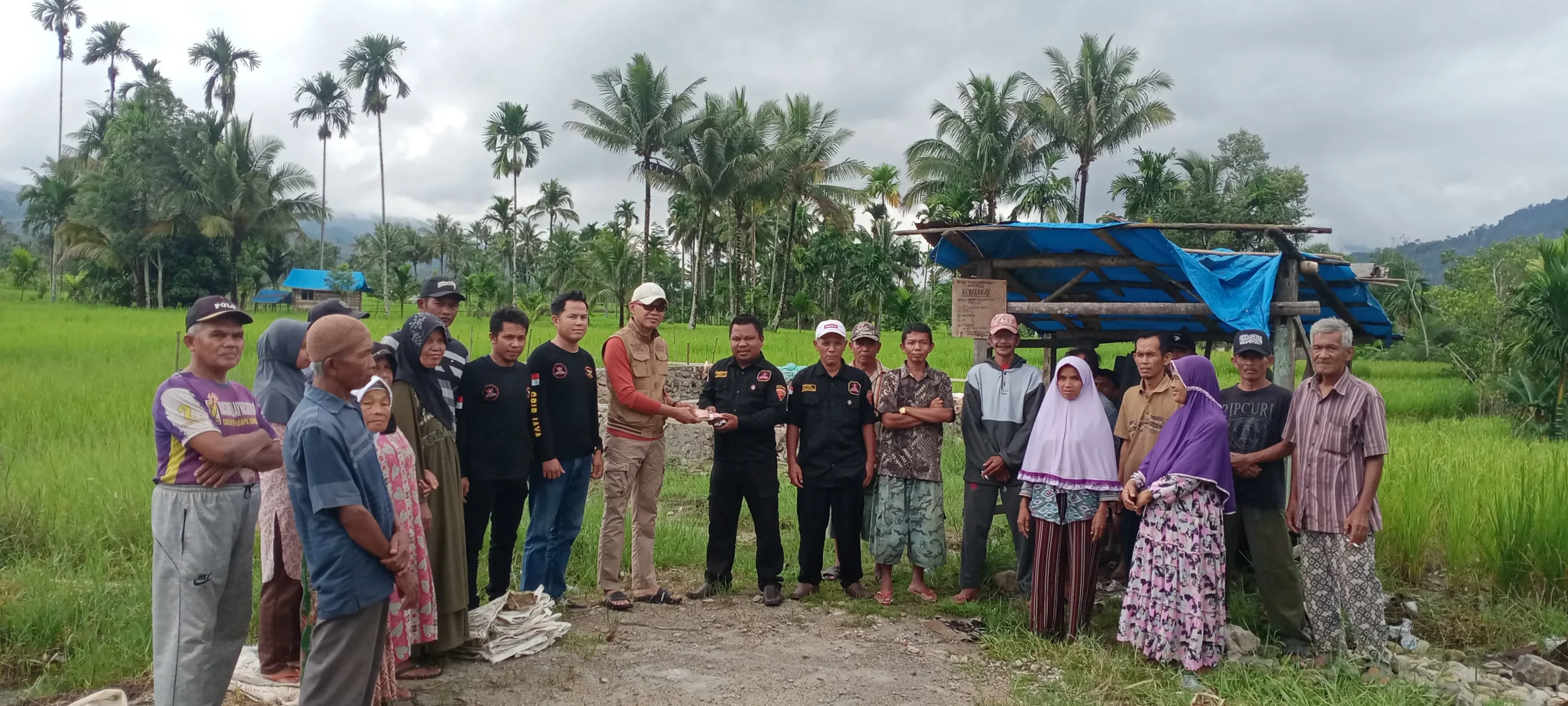 Kunjungan Kajari Pasaman Sobeng Suradal SH,MH, Pembangunan Musholla Al Barokah, Kabun Daliak Nagari Aia Manggih Utara IMG-20240824-WA0022