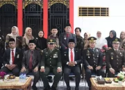 Kapolres Pelalawan Hadiri Upacara kehormatan dan renungan Suci memperingati HUT RI ke 79 di Taman Makam Pahlawan Setia Negara Kabupaten Pelalawan