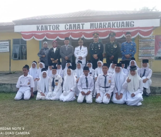 Polsek Muara Kuang Pimpin Upacara Penurunan Bendera HUT RI ke-79 IMG_20240818_135701