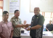 Bupati Nias Utara, Amizaro Waruwu, menghadiri acara syukuran peringatan HUT ke-79 Kemerdekaan RI di Desa Ombolata