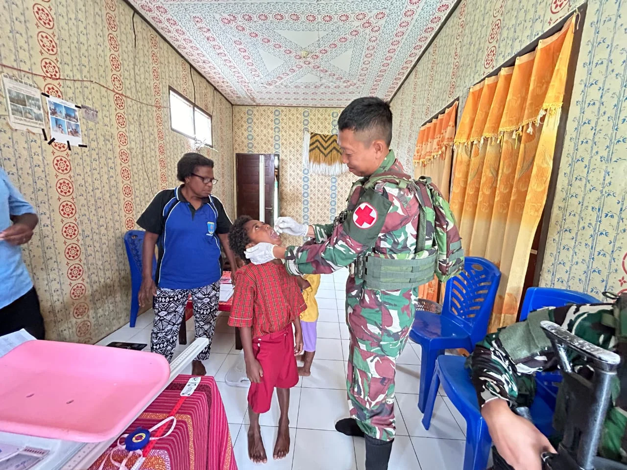 Kerja Sama Satgas Habema dan Puskesmas Kisor Disambut Antusias Warga Sorry IMG-20240913-WA0048