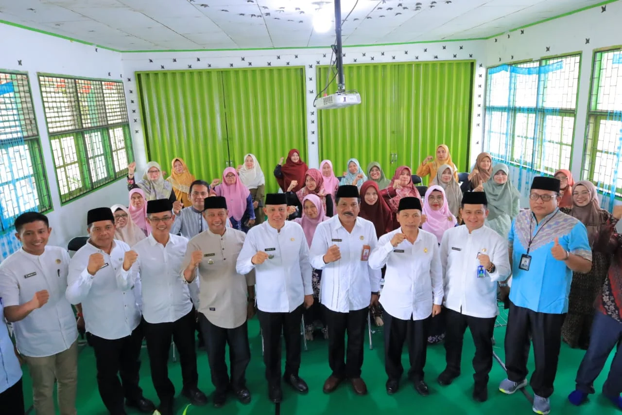 Berikan Tausiah di MAN 2 Pasaman, Bupati Sabar AS inginkan sukses bagi Siswa-siswi. IMG-20240913-WA0113