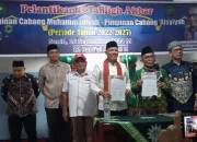 Bupati Sabar AS berikan ucapan selamat saat menghadiri pelantikan Pimpinan Cabang Muhammadiyah Bonjol.