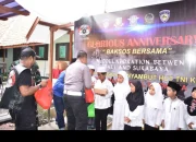 Sambut HUT TNI Ke-79, Kodim 0825/Banyuwangi Bersama MBI Bagikan Sembako Gratis Kepada Masyarakat