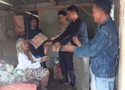 Polsek Sragi Berikan Bantuan Sembako, Kapolsek: Bentuk Kepedulian Polri kepada Warga