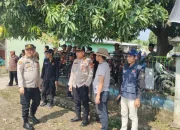 Polres Muara Enim Bersama Kapolsek Gelumbang Lakukan Pengamanan Kampanye Pasangan Calon Gubernur Sumsel di Desa Putak