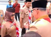 Momen Hari Pramuka Ke-63 Plt Bupati Ellya Rosa Siregar Terima Lencana Melati