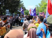 Ratusan Aparat Amankan Audiensi Karyawan PT. Panamtex di DPRD Kabupaten Pekalongan