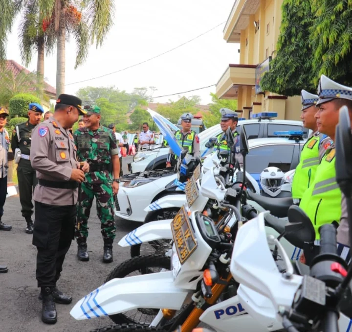 Kapolres Pekalongan Pimpin Apel Gelar Pasukan Operasi Zebra Candi 2024 IMG_20241015_083706