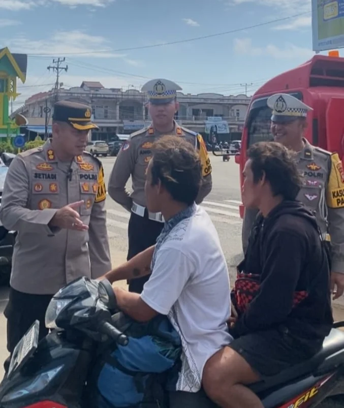 Operasi Zebra Kapuas 2024, Kapolres Ketapang Turun Langsung Berikan Edukasi ke Warga IMG_20241015_141902