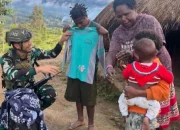 Pakaian Gratis Satgas Yonif 323 Buaya Putih, Bahagiakan Masyarakat Jenggernok
