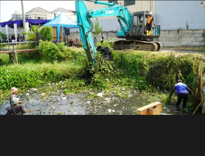 Penjabat Wali Kota Tegal Bersama Komunitas Adakan River Clean Up IMG_20241102_142515