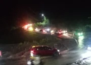 Kemacetan Panjang di Poros Maros-Bone, Proyek Jalan Belum Rampung, Warga Keluhkan Minimnya Petugas