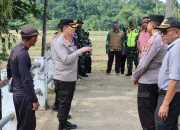 Sebagai Wujud Mendukung Program ketahanan Pangan Nasional , Kapolres Pidie Jaya Tinjau Langsung Lahan Jagung di Wilayah nya