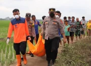 Penemuan Jasad di Sungai Way Cinta Gegerkan Warga Pringsewu