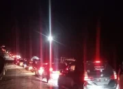 Kemacetan Parah di Ruas Jalan Hutan Karaengta Akibat Percepatan Proyek Jalan