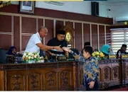 Asisten I Drs.H Sarimpunan Rintonga Hadiri Rapat Paripurna Pelaksanaan Reses DPRD Kabupaten Labuhanbatu