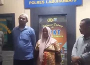 Polres&nbsp; Penuhi Permintaan ibu Hamil, Ngidam Naik Mobil Polisi