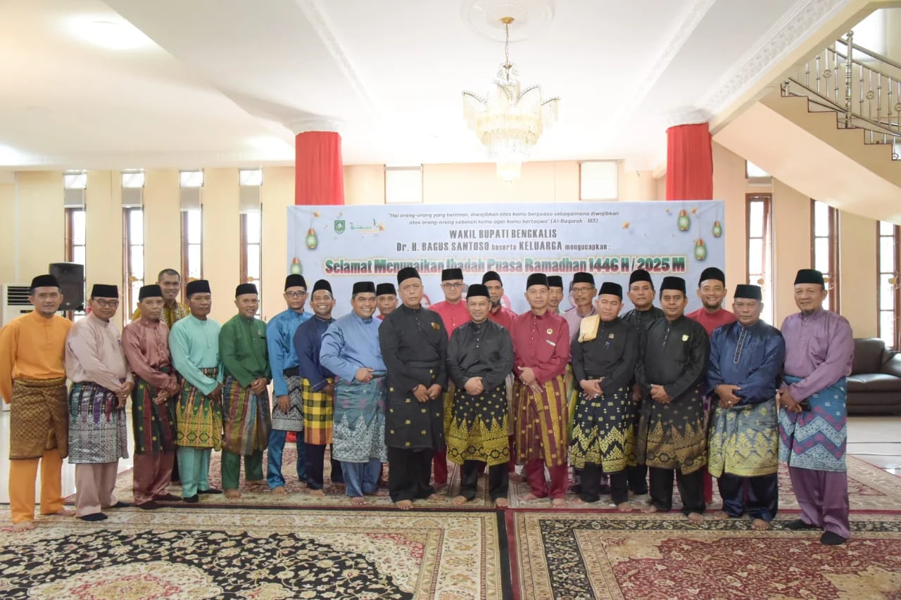 LAMR Bengkalis Jemput Wakil Bupati Secara Adat Untuk Pelantikan Ketua Dan Pengurus Baru IMG-20250316-WA0010