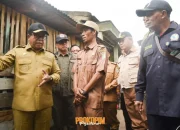 Sekda Pesawaran Dampingi Pj Gubernur Lampung Tinjau Lokasi Terdampak Banjir
